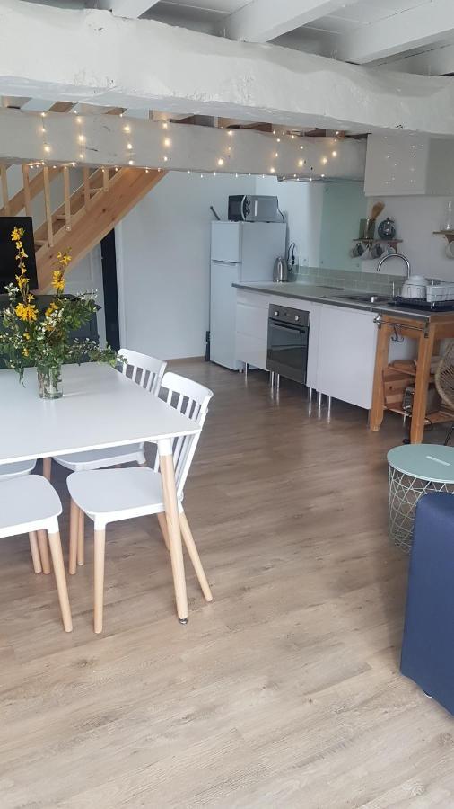 Charmant Logement A La Campagne Gazaupouy エクステリア 写真