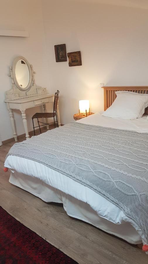 Charmant Logement A La Campagne Gazaupouy エクステリア 写真