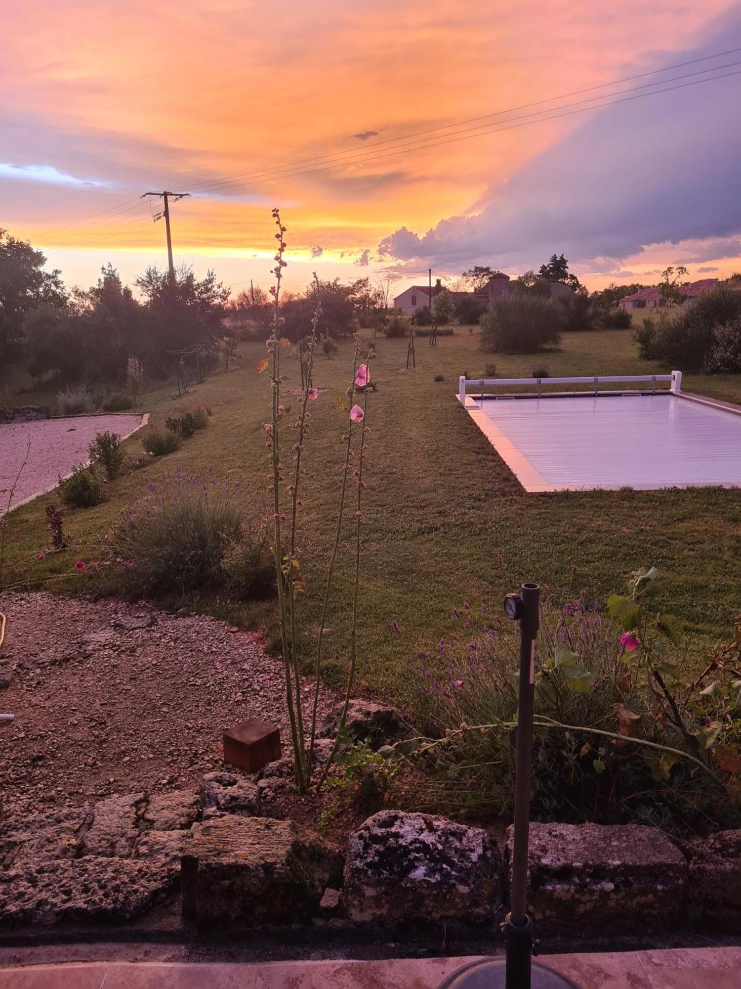 Charmant Logement A La Campagne Gazaupouy エクステリア 写真